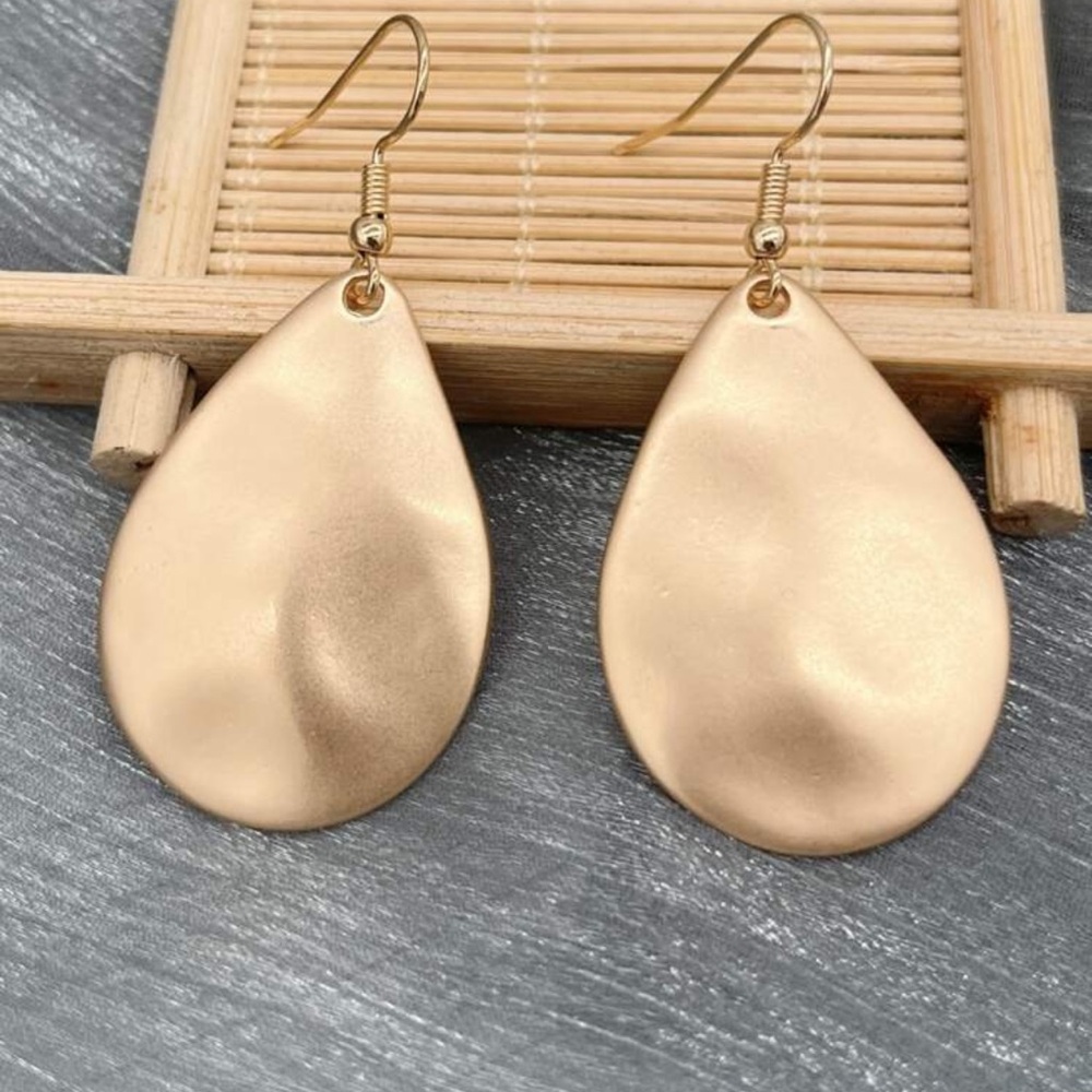 New water drop earring